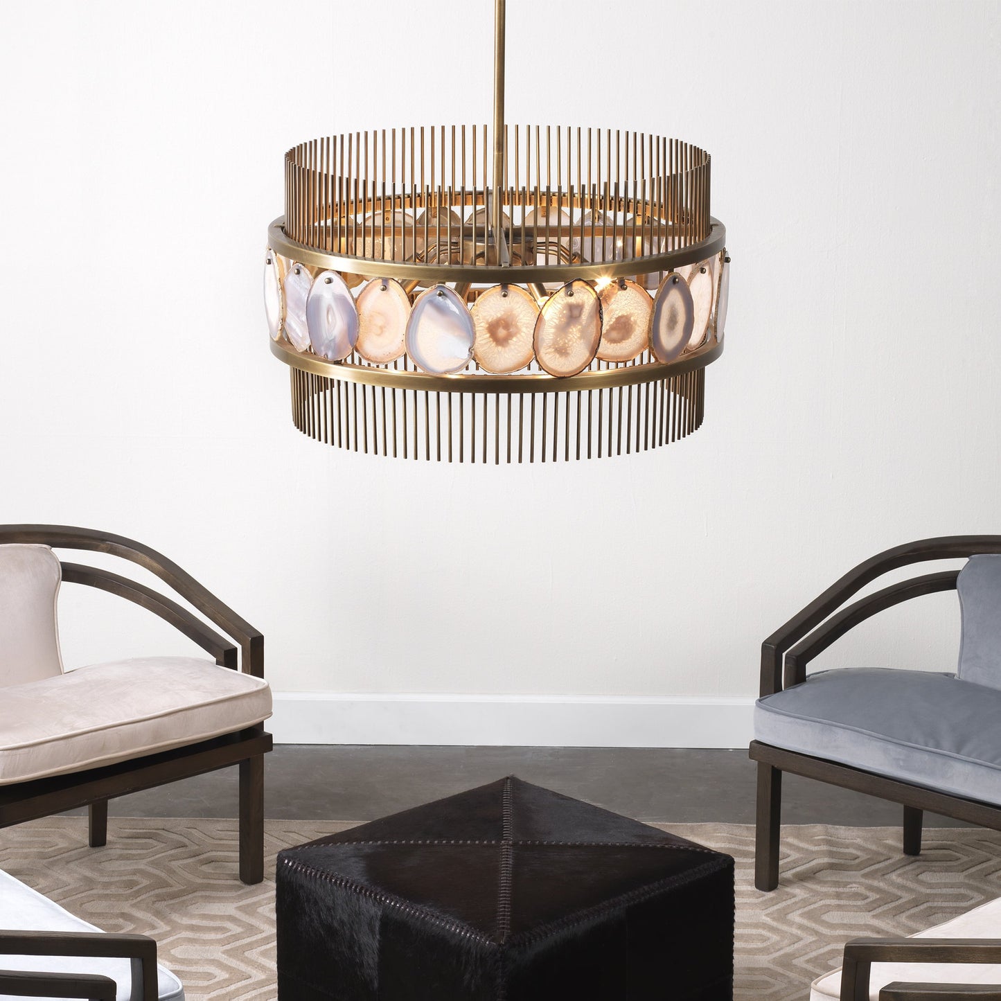 006 SR-867207 | Lifestyle | Upsala Chandelier by Jamie Young in pale lavender agate, antique brass. Made from steel, agate in a modern style.