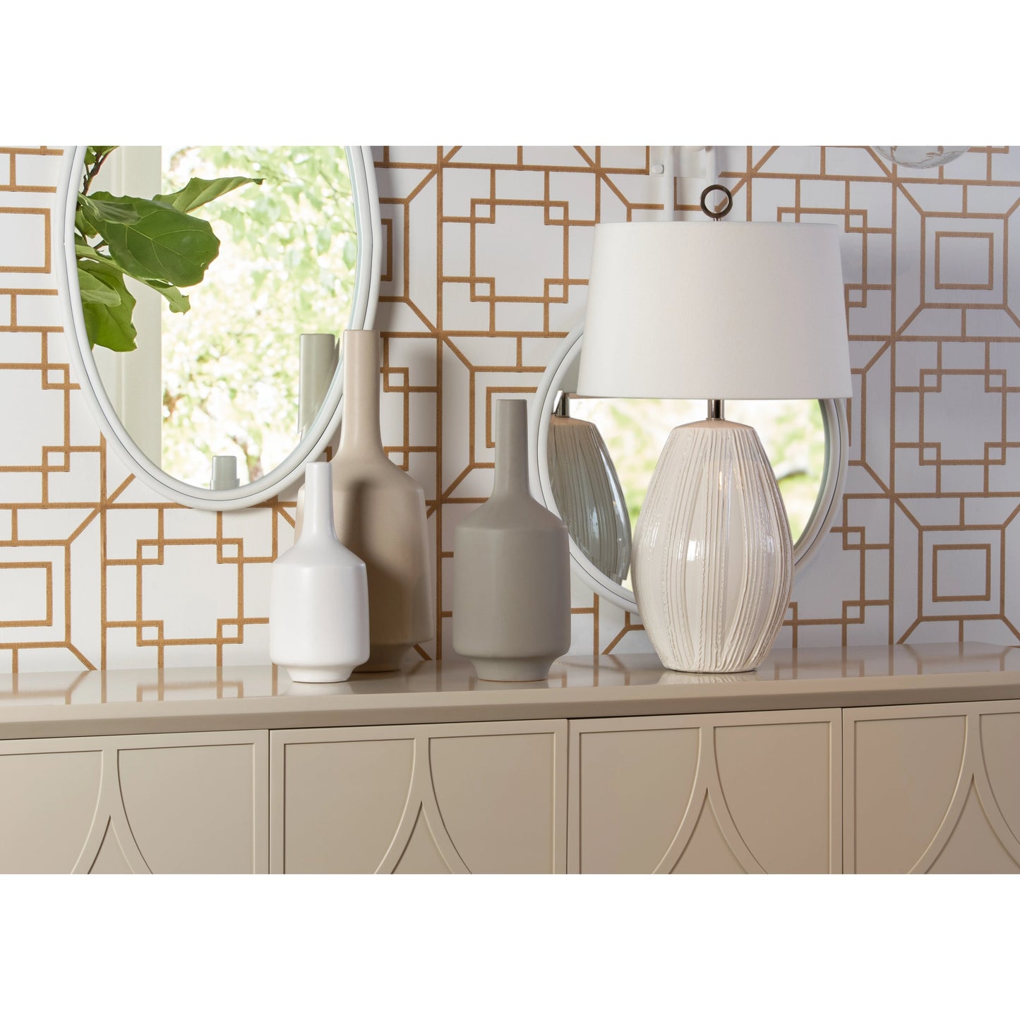 005 SR-384887 | Additional Silo | Borghese Lamp by Wildwood in white. Made from ceramic in a modern style.