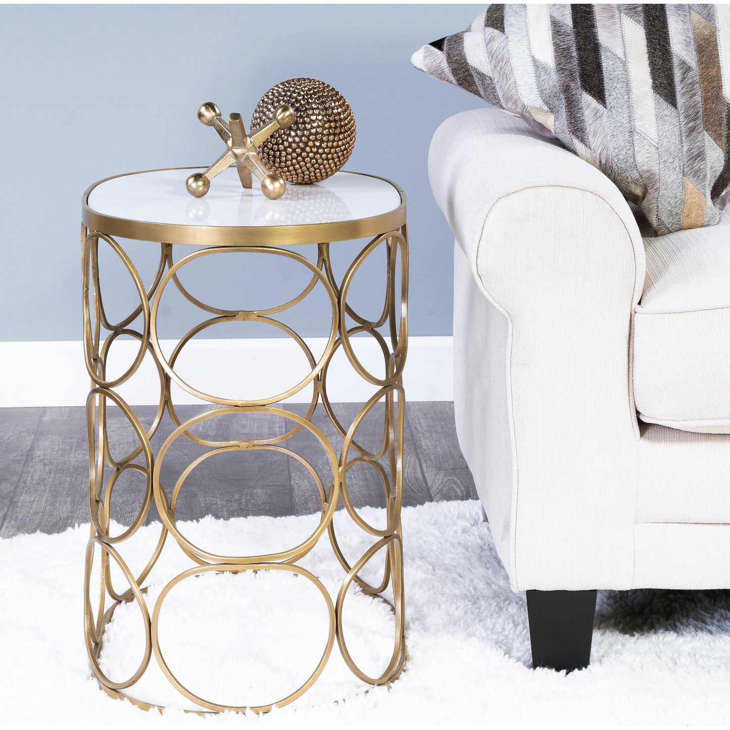 009 O-BUTLER-6123025 | Lifestyle | Talulah Oval Marble Accent Table by Butler Specialty Company in gold and metalworks. Made from iron, white marble in a modern style.
