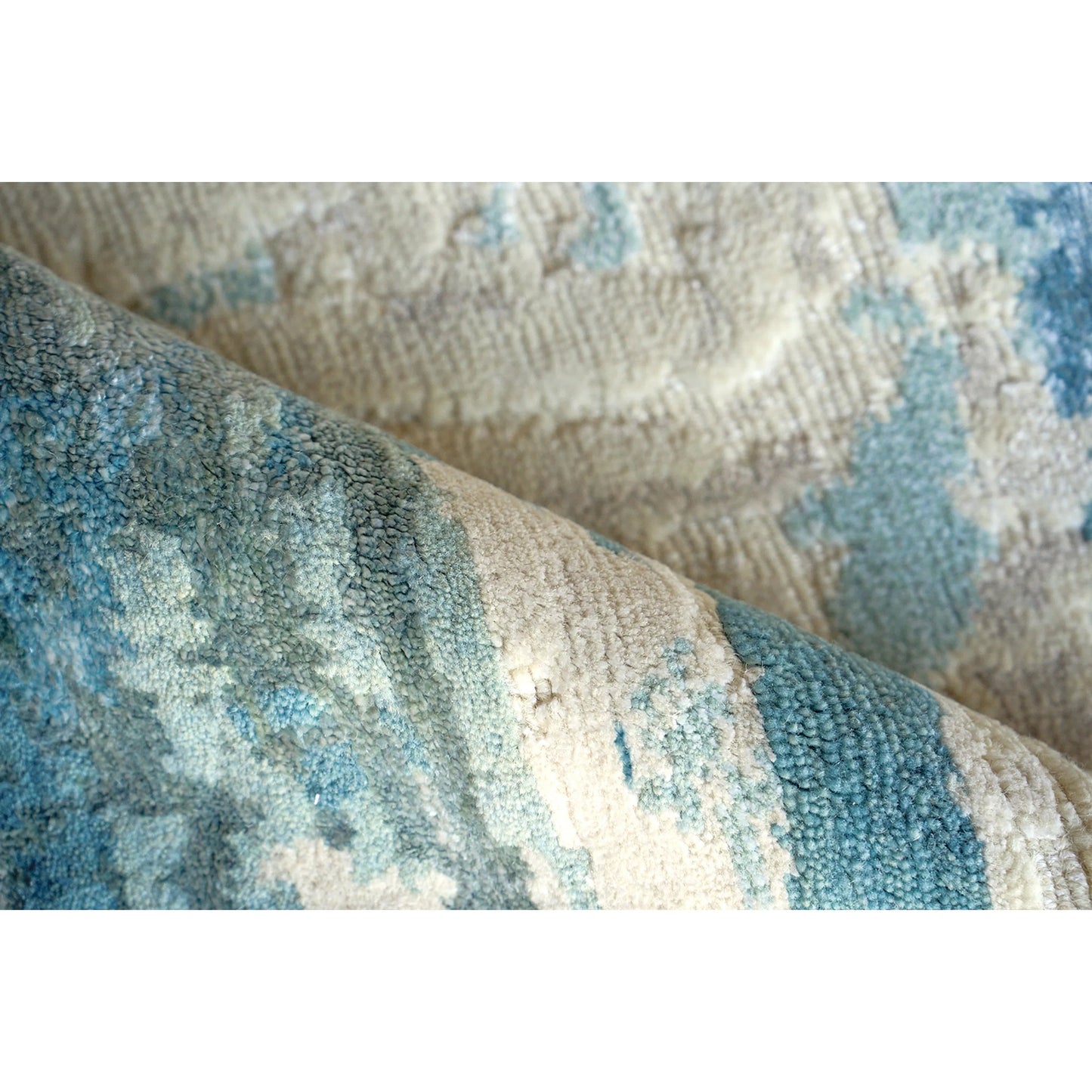 004 SI-2384617,SI-2384618 | Additional Silo | Luxury Laureno 6316 Rug by Exquisite Rugs in ivory, light blue. Made from bamboo silk in a unique style.