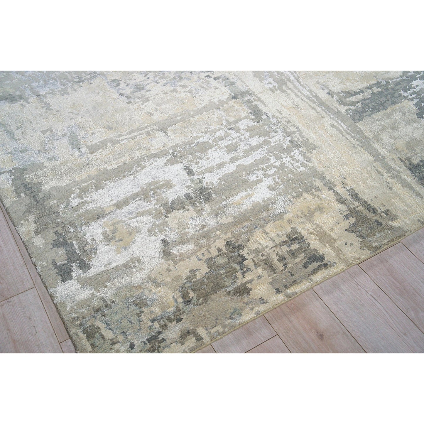 002 SI-2138670,SI-2138671 | Closeup | Luxury Laureno 6318 Rug by Exquisite Rugs in ivory, gray. Made from bamboo silk in a unique style.