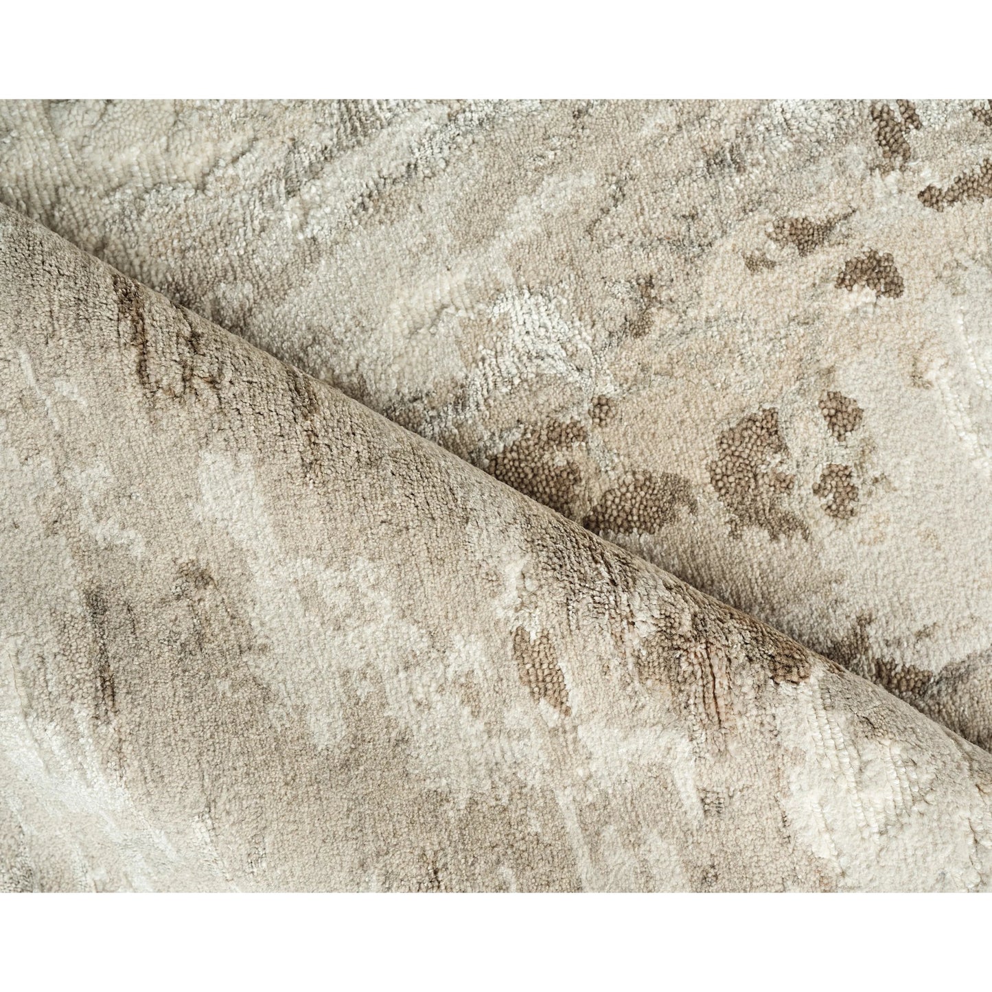004 SI-2222400,SI-2222401,SI-2293887 | Additional Silo | Luxury Laureno 6319 Rug by Exquisite Rugs in ivory, beige. Made from bamboo silk in a unique style.