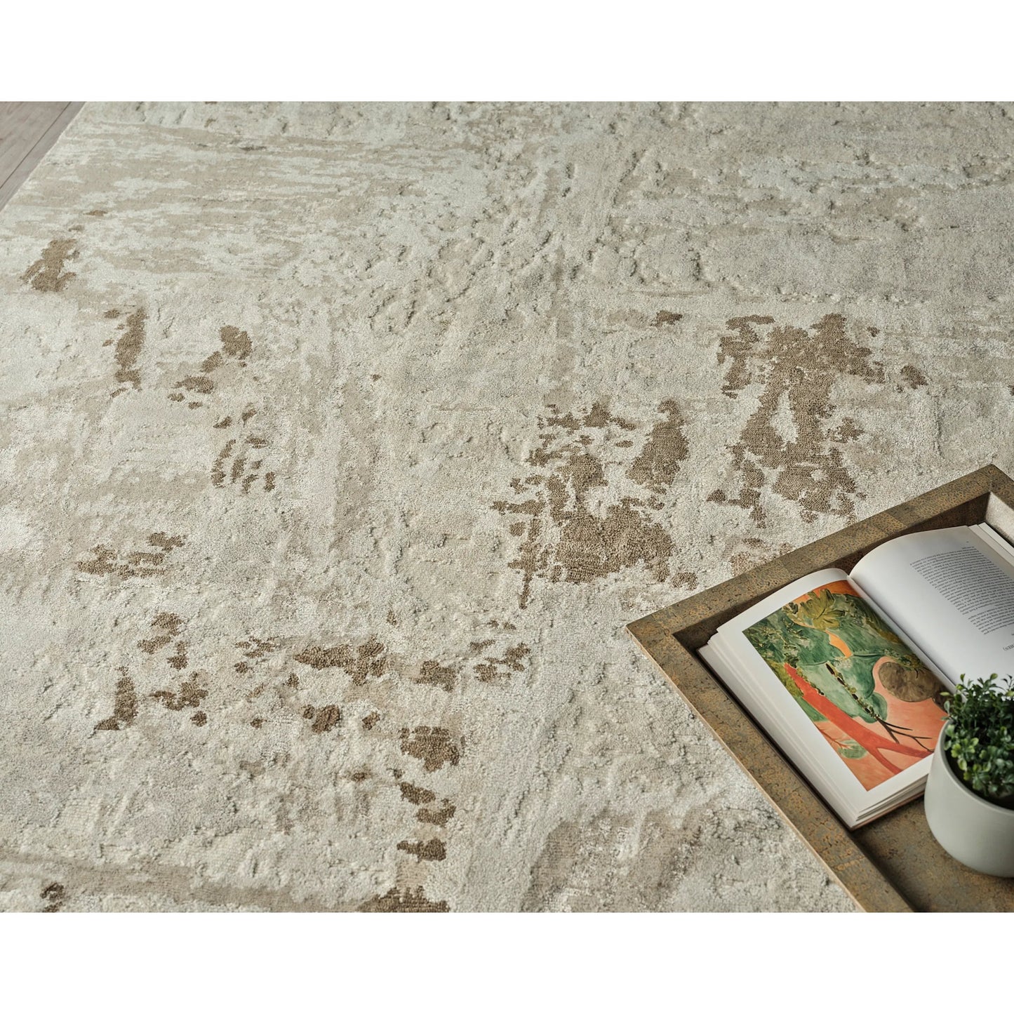 007 SI-2222400,SI-2222401,SI-2293887 | Lifestyle | Luxury Laureno 6319 Rug by Exquisite Rugs in ivory, beige. Made from bamboo silk in a unique style.