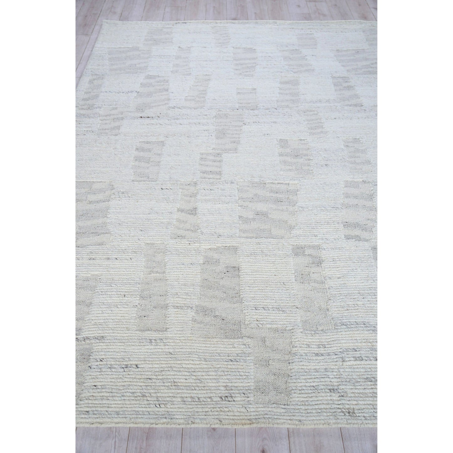 003 SI-2138149,SI-2138150,SI-2138151,SI-2138152,SI-2138153,SI-2293898 | Closeup | Canyon 6428 Rug by Exquisite Rugs in silver. Made from new zealand wool in a unique style.