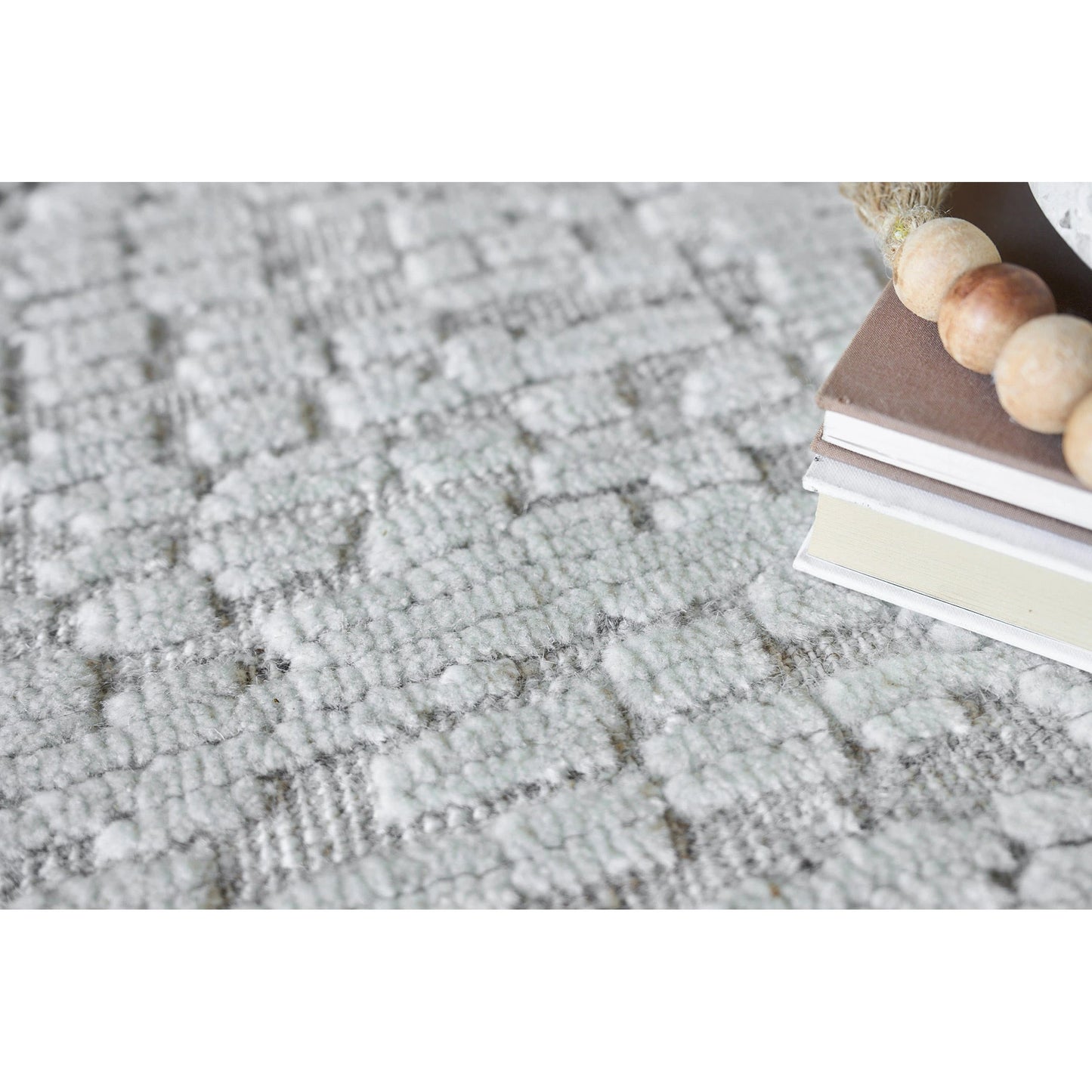 007 SI-2138154,SI-2138155,SI-2138156,SI-2138157,SI-2138158,SI-2293899 | Closeup | Calexico 6429 Rug by Exquisite Rugs in ivory, beige. Made from new zealand wool in a unique style.