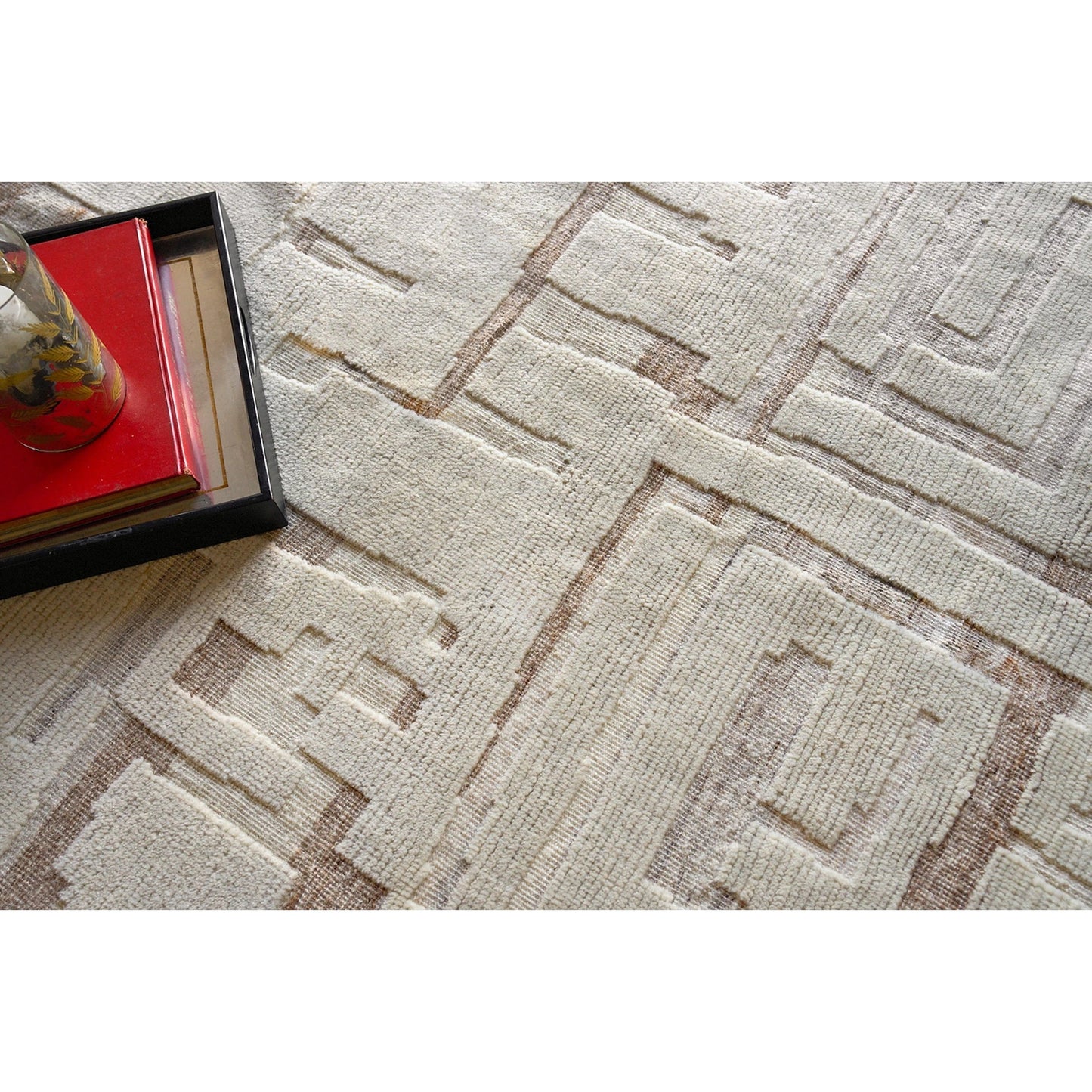 005 SI-2138672,SI-2138673,SI-2138674,SI-2138675,SI-2138676,SI-2293900 | Closeup | Calexico 6430 Rug by Exquisite Rugs in ivory, beige. Made from new zealand wool in a unique style.