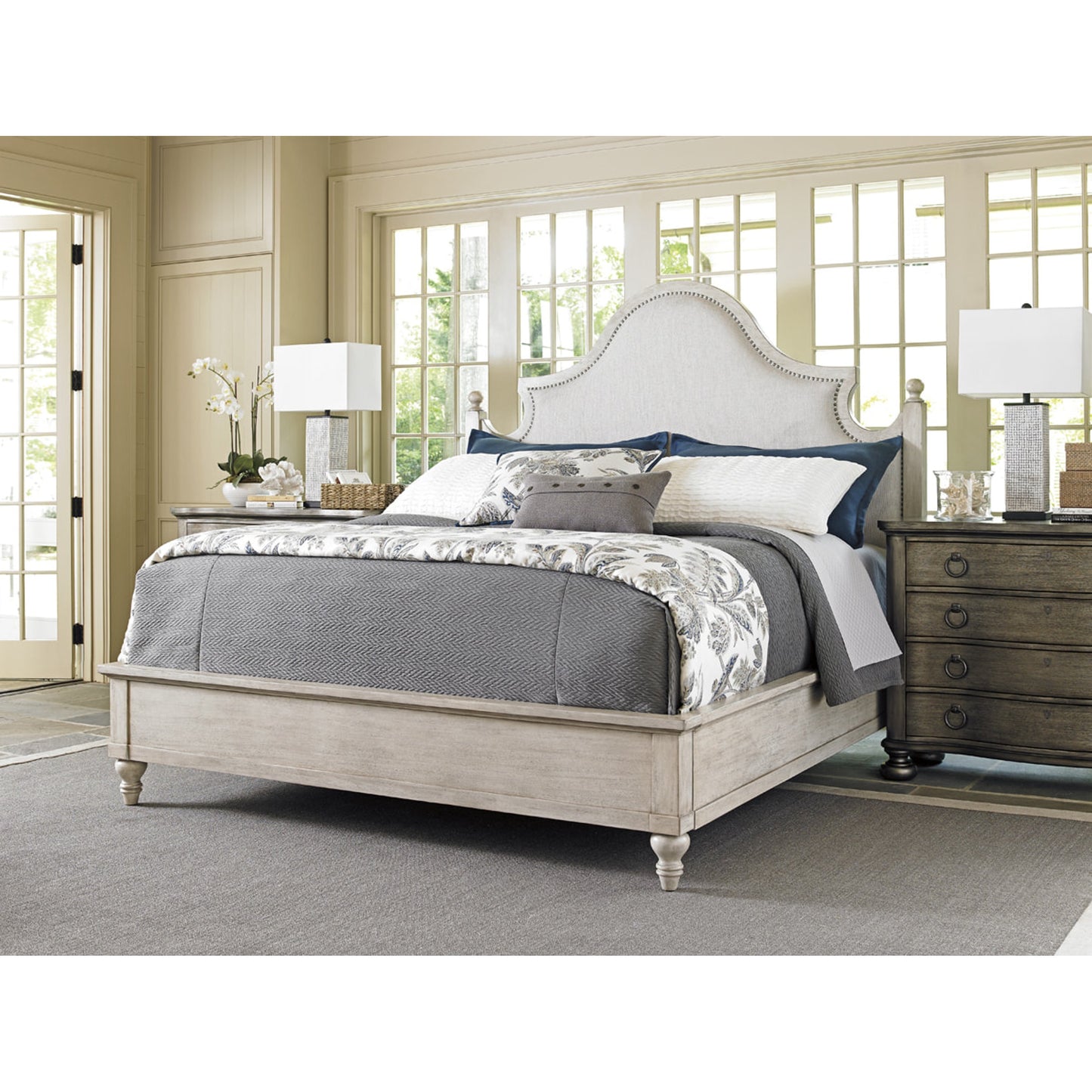 006 SR-835646 | Lifestyle | Sandy Ridge Bachelors Chest by Lexington in silver gray. Made from unique in a traditional style.