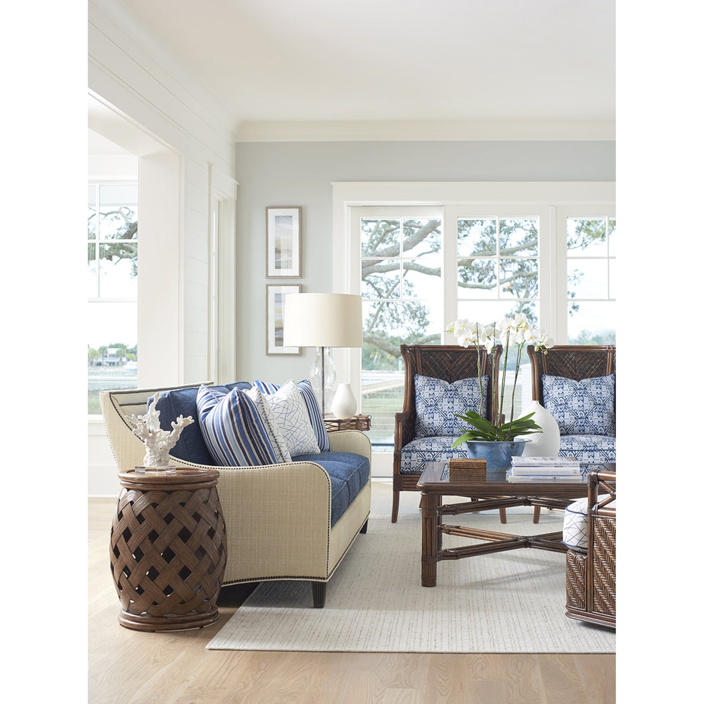 011 SR-836147 | Lifestyle | Hibiscus Round Accent Table by Tommy Bahama Home. Made from unique in a coastal style.
