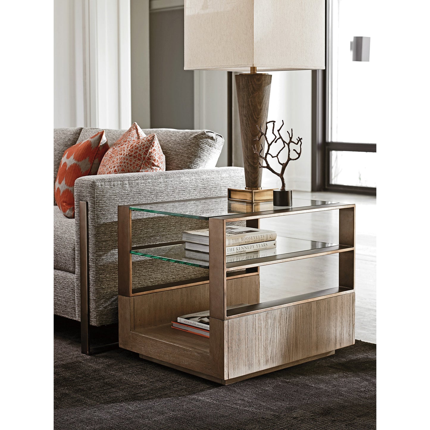 004 SR-835237 | Lifestyle | Center Stage Lamp Table by Lexington. Made from unique in a modern style.
