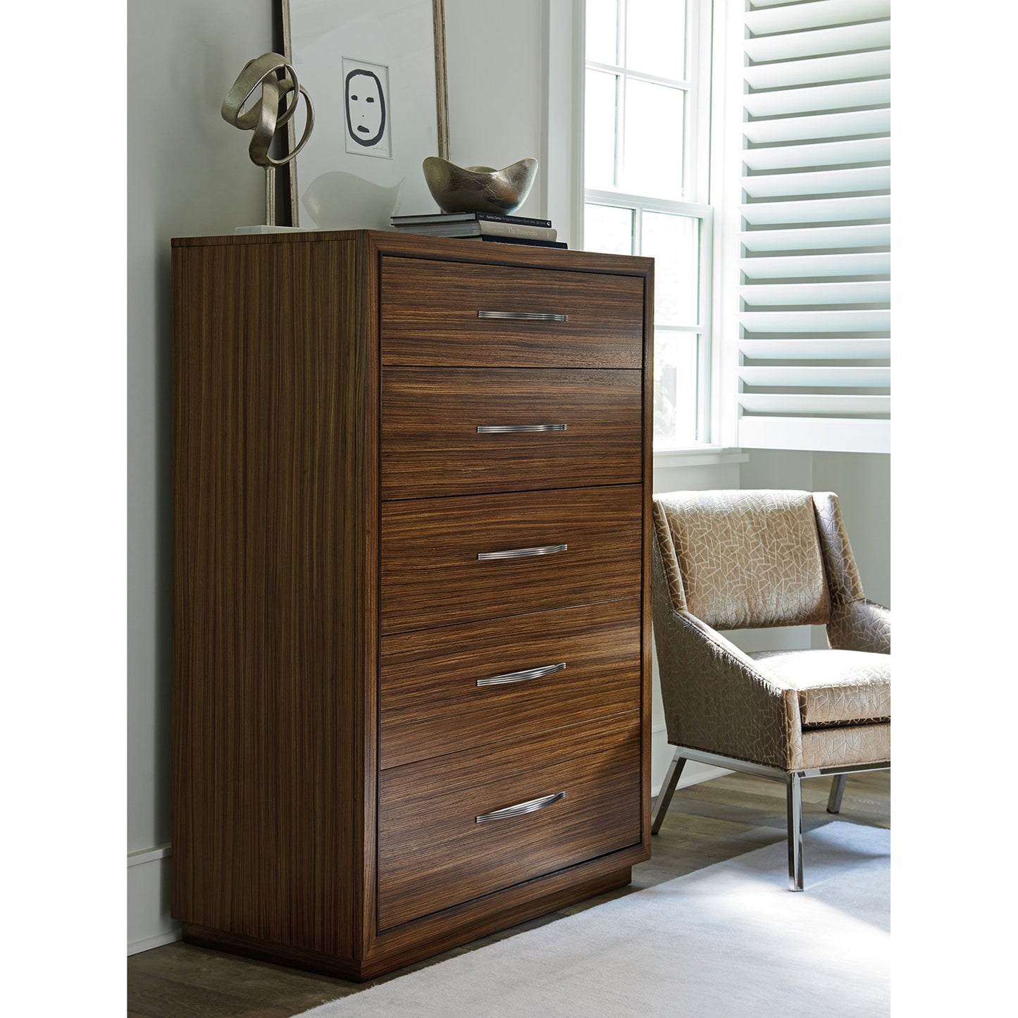 002 SR-835540 | Lifestyle | Minton Chest by Lexington. Made from unique in a transitional style.