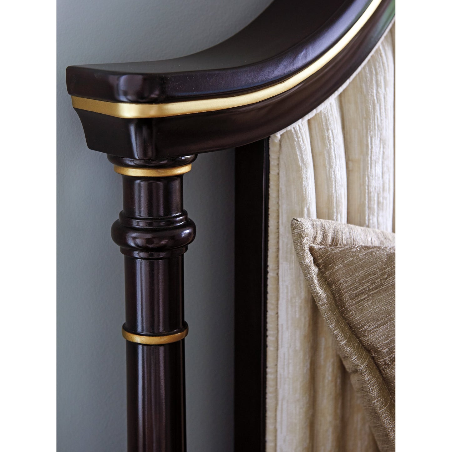 002 SR-835607 | Additional Silo | Regency Upholstered Bed by Lexington. Made from unique in a traditional style.