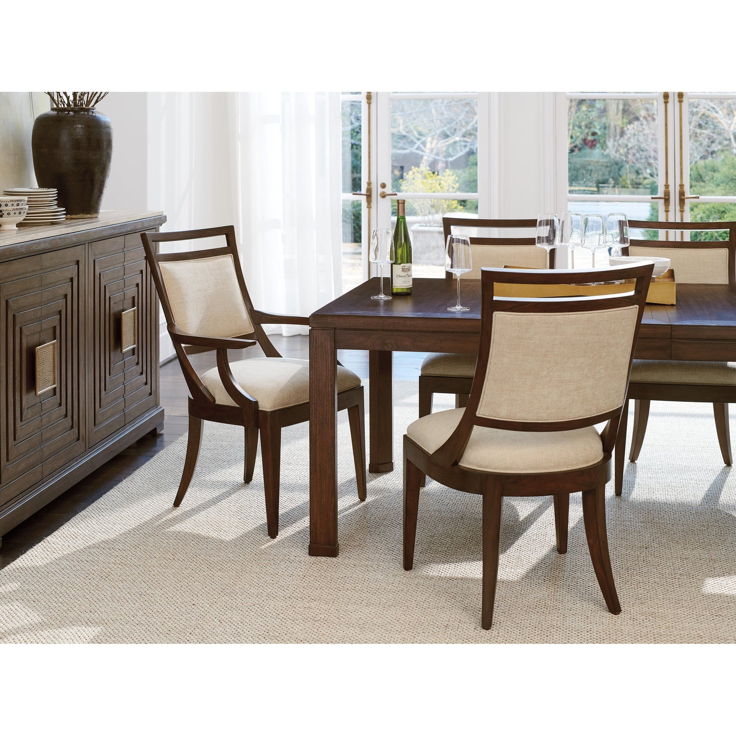 003 SI-1823433 | Lifestyle | Driscoll Arm Chair by Lexington. Made from unique in a transitional style.