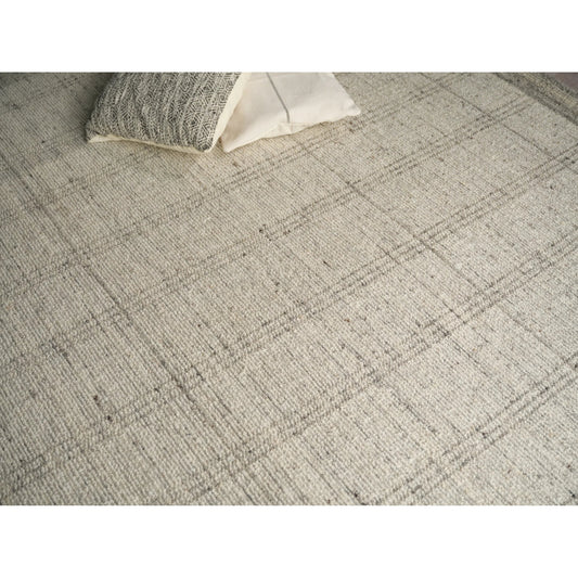 Desi 7462 Rug by Exquisite Rugs in silver. Made from wool in a unique style.