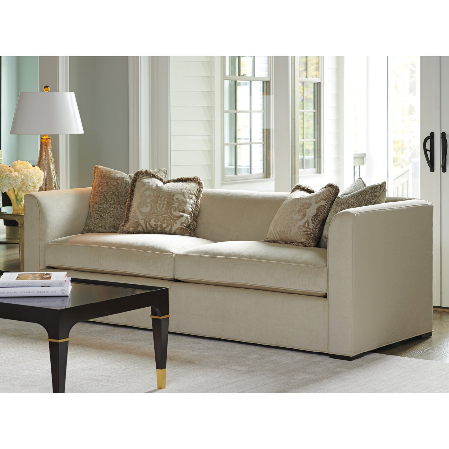 003 SR-835361 | Lifestyle | Fulham Sofa by Lexington. Made from unique in a transitional style.