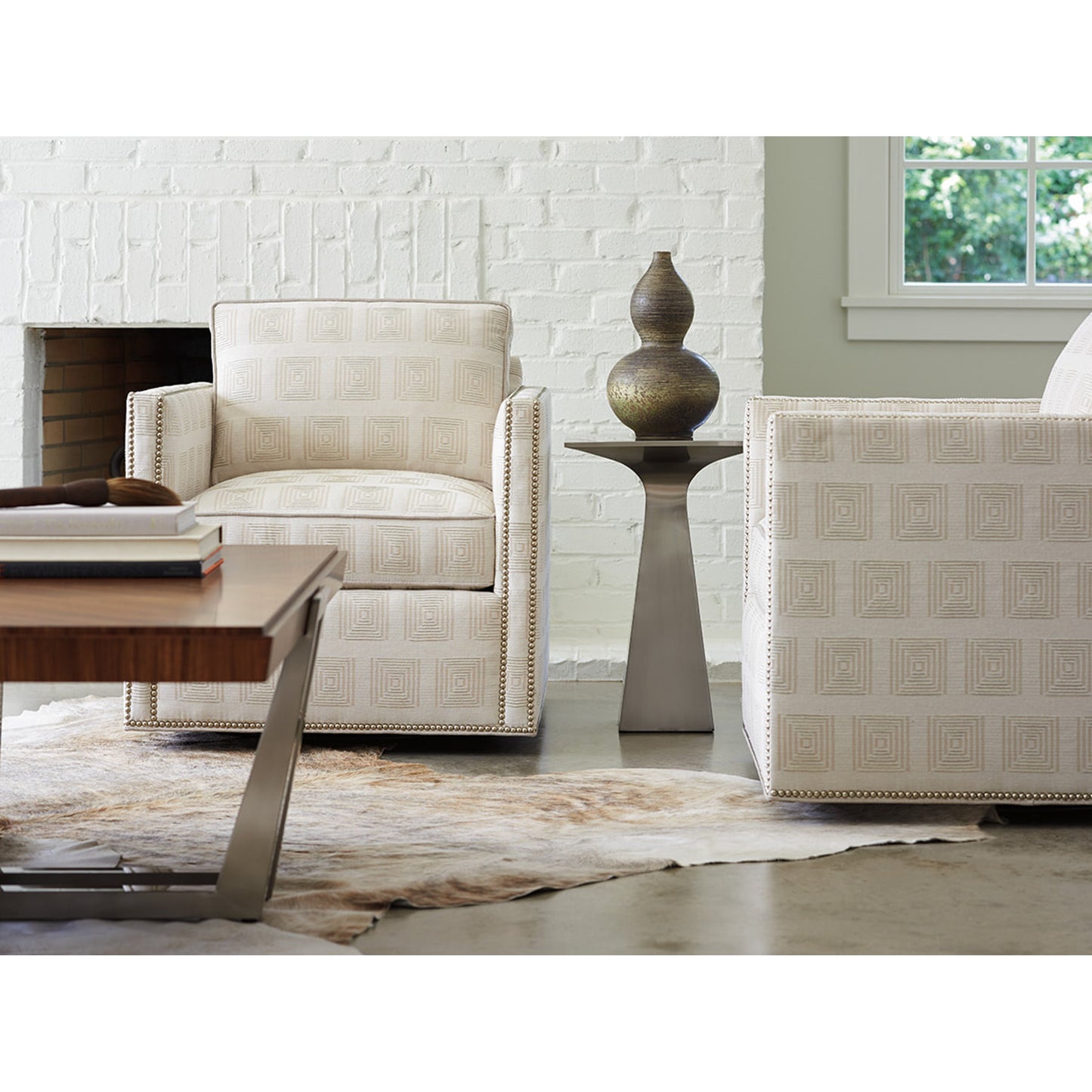 003 SR-835434 | Lifestyle | Hinsdale Swivel Club Chair by Lexington. Made from unique in a transitional style.