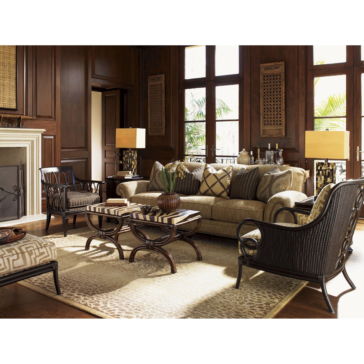 004 SR-836500 | Lifestyle | Striped Delight Accent Table by Tommy Bahama Home. Made from unique in a coastal style.