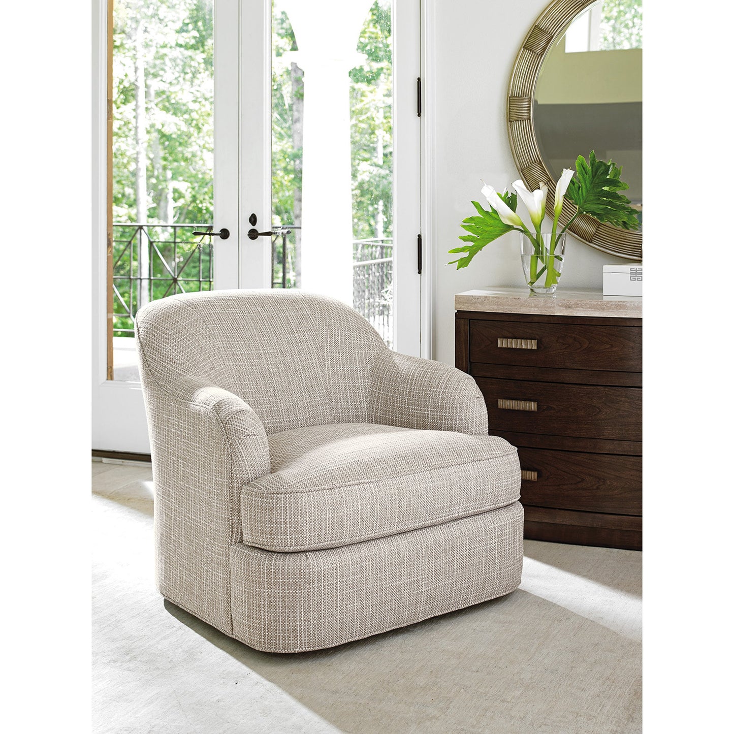 003 SR-835074 | Lifestyle | Alta Vista Chair by Lexington. Made from unique in a transitional style.
