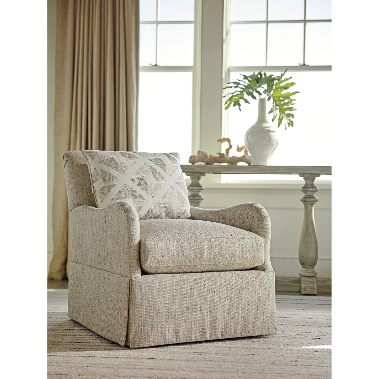 003 SR-836321 | Lifestyle | Palm Frond Chair by Tommy Bahama Home. Made from unique in a transitional style.