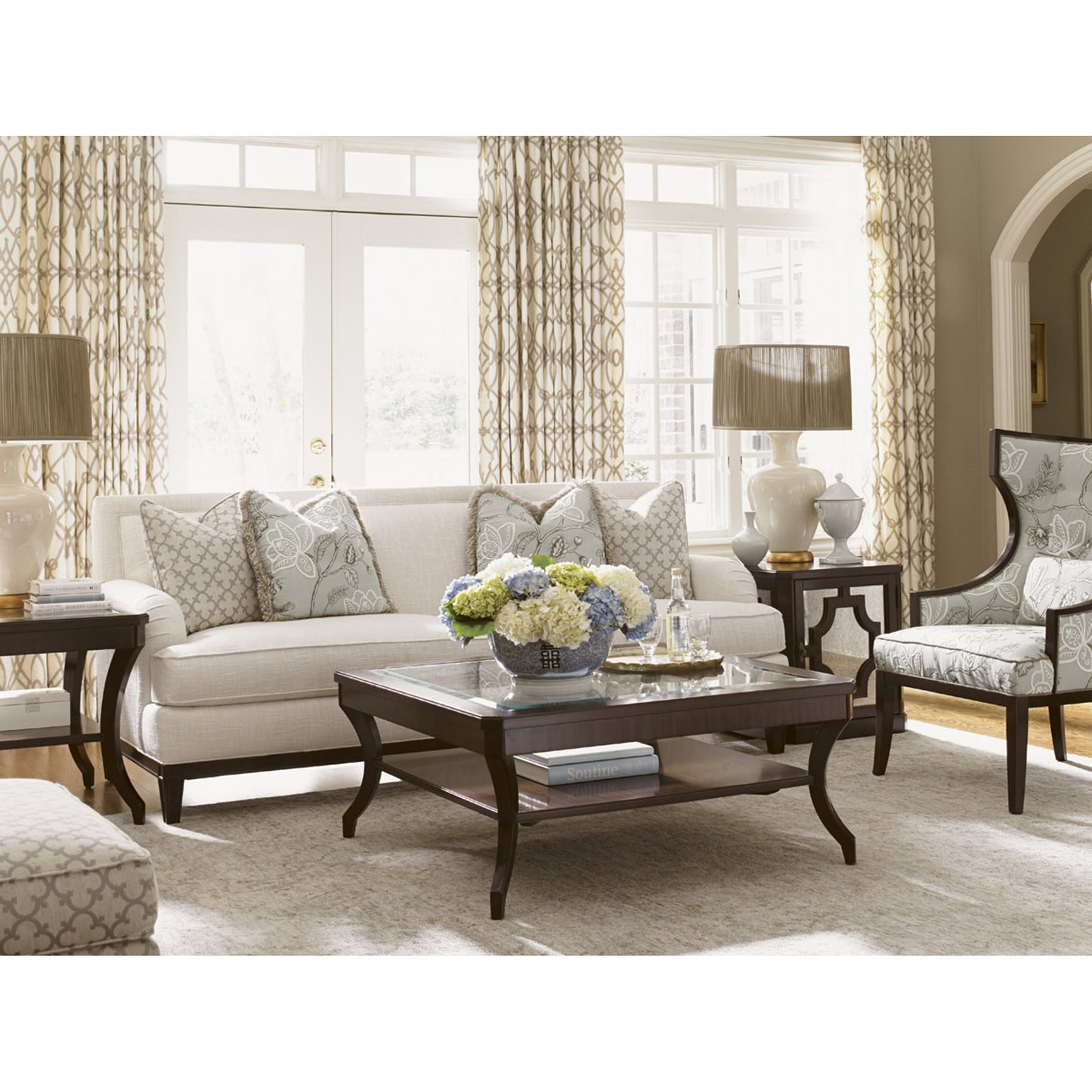006 SR-835430 | Lifestyle | Hillcrest Lamp Table by Lexington. Made from unique in a transitional style.