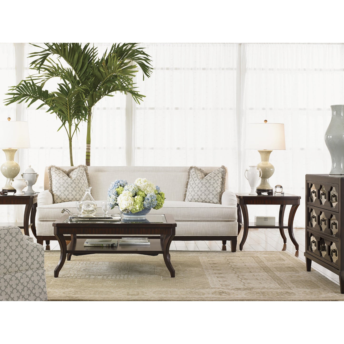 004 SR-835430 | Lifestyle | Hillcrest Lamp Table by Lexington. Made from unique in a transitional style.