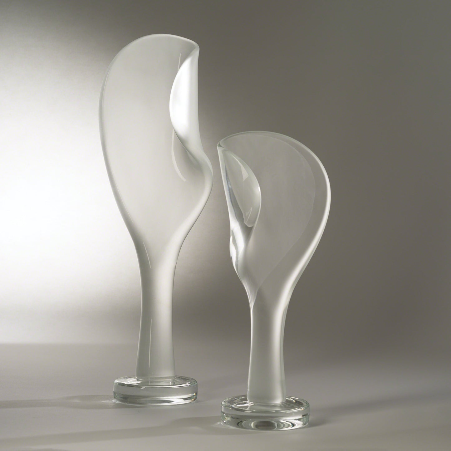004 SR-701325 | Lifestyle | Glass Sculpture by Global Views. Made from glass in a modern style.