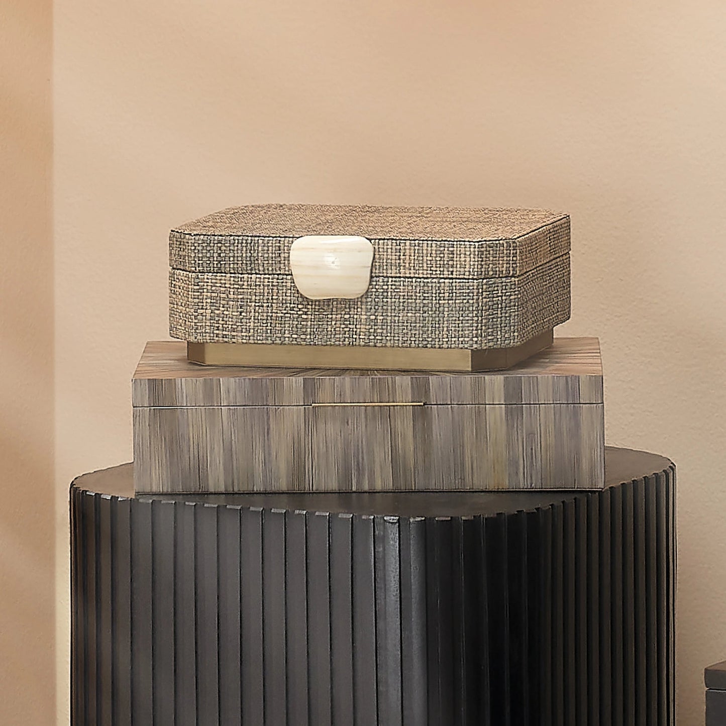 009 SI-2146416 | Lifestyle | Eden Box by Jamie Young. Made from raffia, ox bone, chambrey in a cottage & farmhouse style.