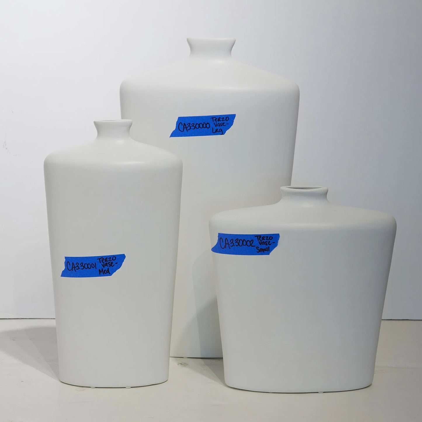 015 SI-2324558,SI-2324559,SI-2324560 | Additional Silo | Terzo Vase by Global Views in matte white. Made from unique in a modern style.