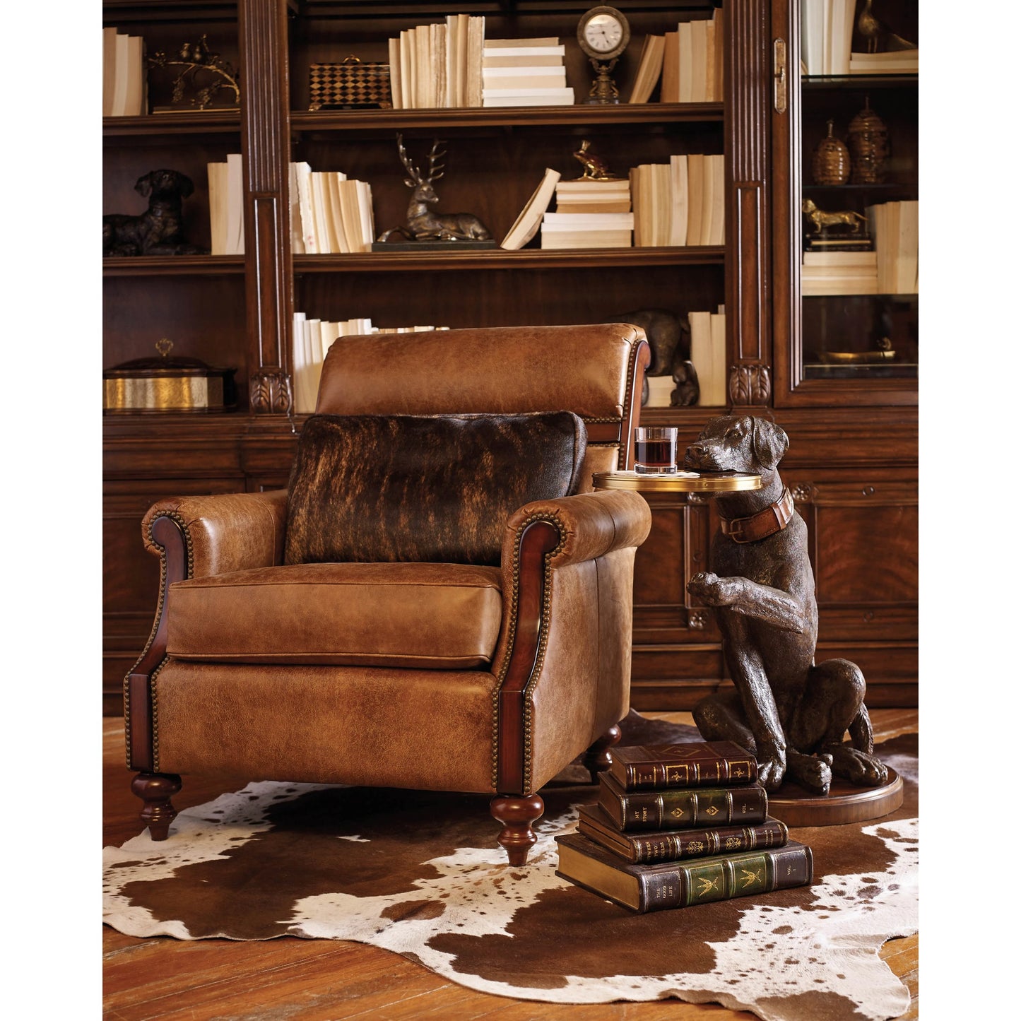 002 SI-2015673 | Lifestyle | Labrador Accent Table by Maitland-Smith. Made from unique in a traditional style.