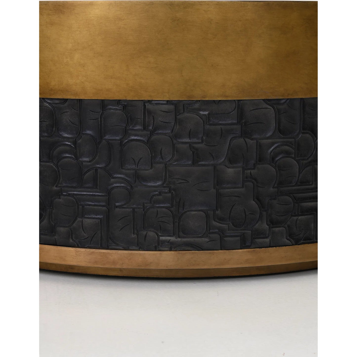 004 SI-2239026 | Additional Silo | Alma Cocktail Table by Maitland-Smith in black, antique brass. Made from unique in a unique style.