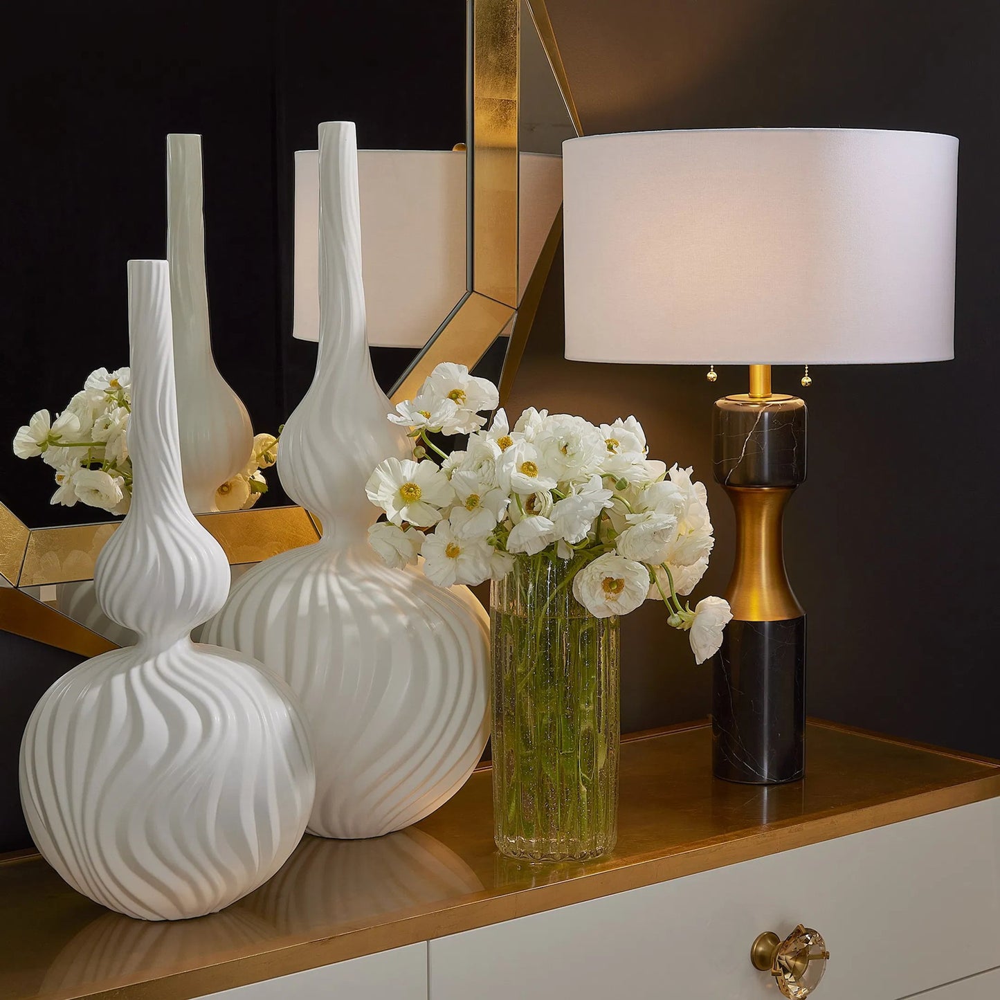 004 SI-2323946 | Lifestyle | Marble Cinch Lamp by Global Views. Made from marble, brass in a transitional style.