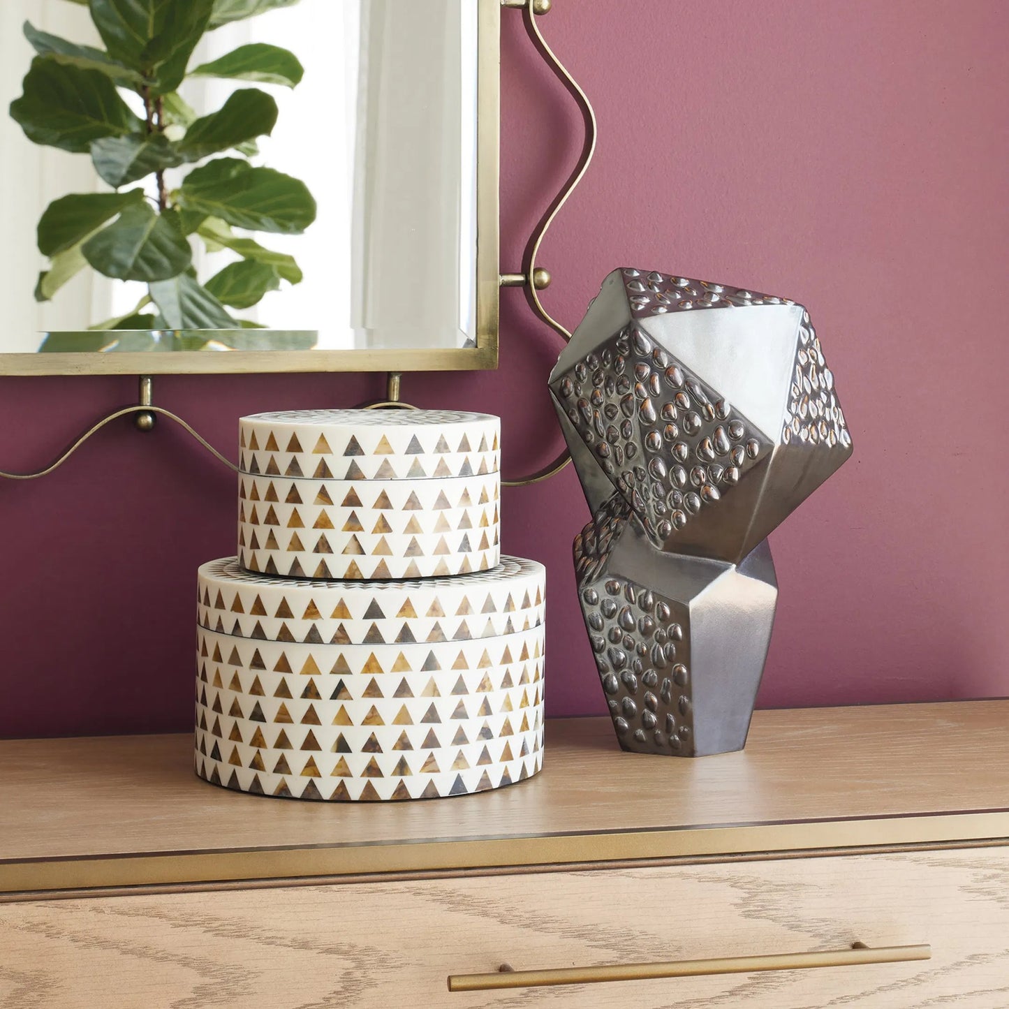 010 SR-702230,SR-702231 | Additional Silo | Triangle Round Stripe Box by Global Views. Made from mdf in a eclectic & global style.
