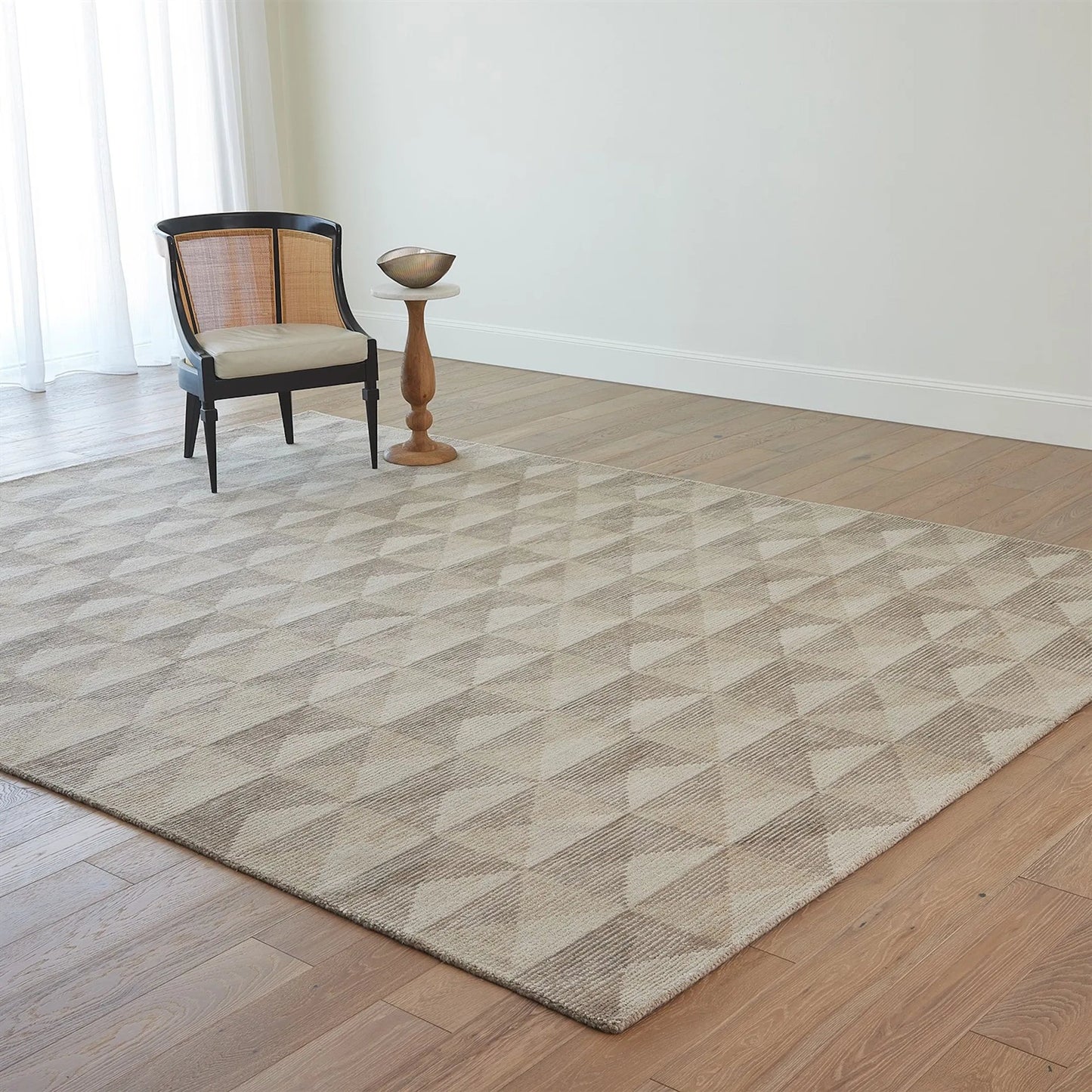 004 SI-2324481,SI-2324482,SI-2324483,SI-2324484,SI-2324486,SI-2324487 | Lifestyle | Stone Stud Rug by Global Views in brown. Made from unique in a unique style.