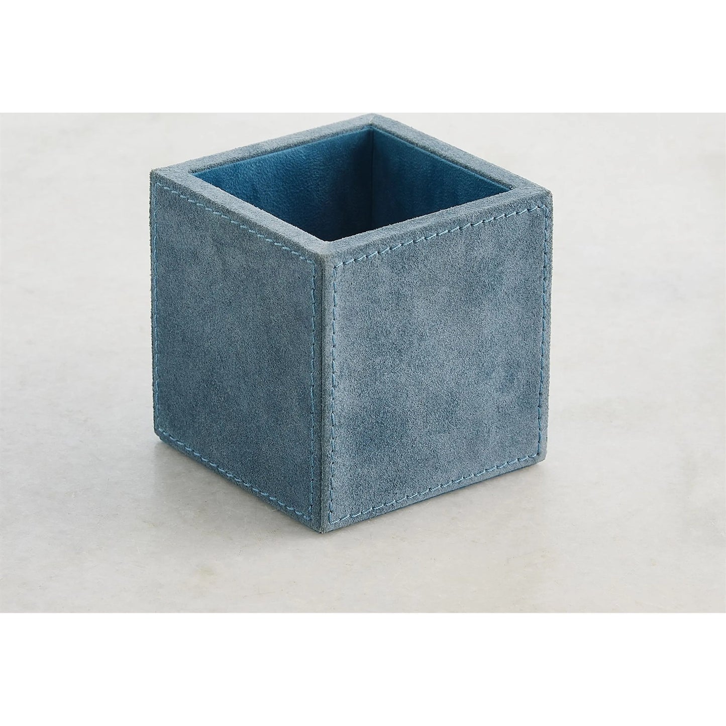 016 SI-2324180 | Additional Silo | Posh Pencil Cup by Global Views in leather. Made from unique in a unique style.