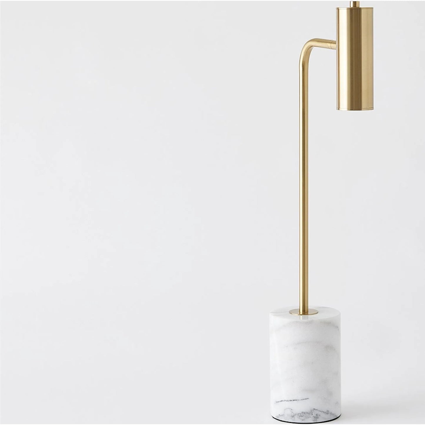 004 SI-2324431 | Unknown | Spotlight Table Lamp by Global Views in red and marble. Made from unique in a unique style.