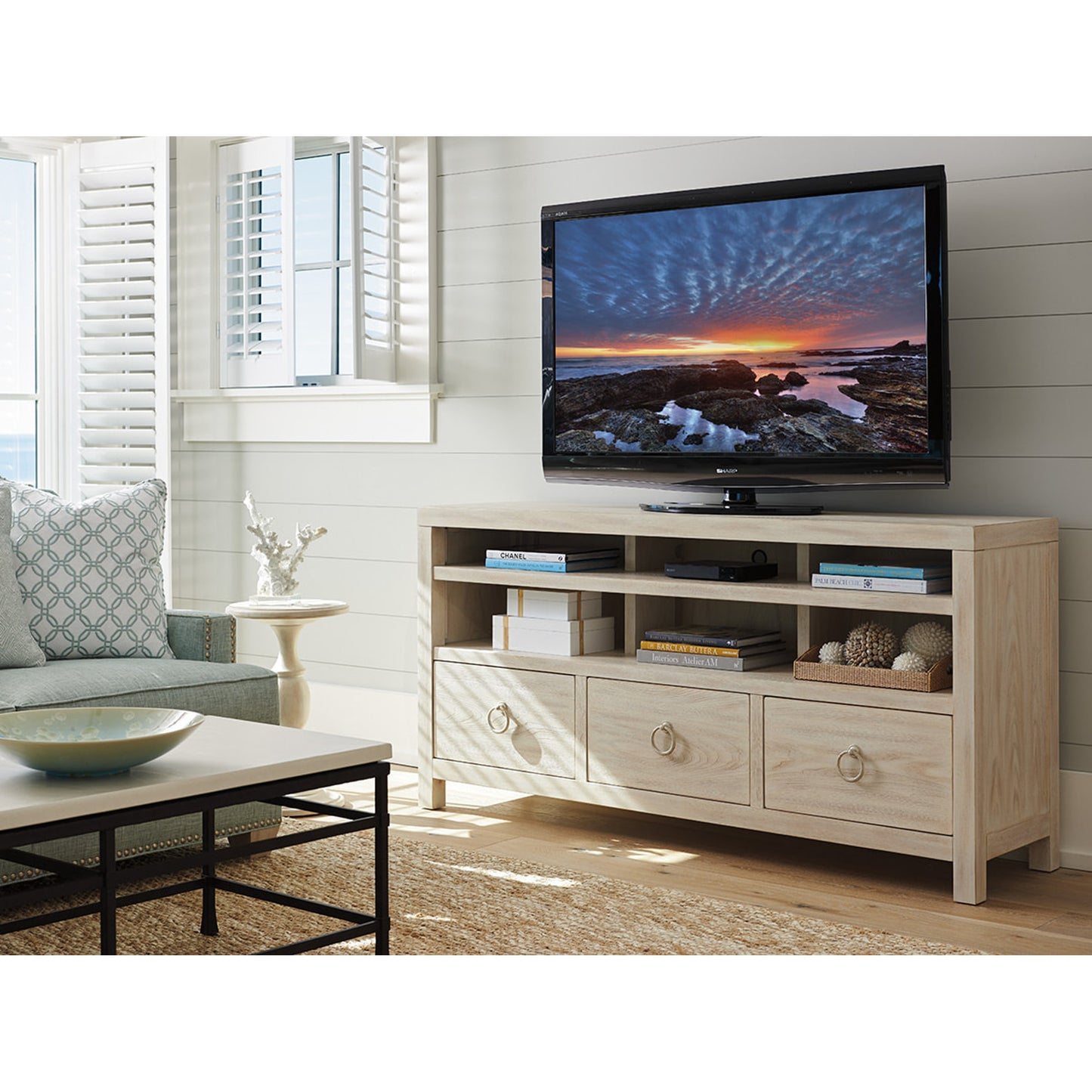 006 SR-834985 | Lifestyle | Promontory Media Console by Lexington. Made from unique in a transitional style.
