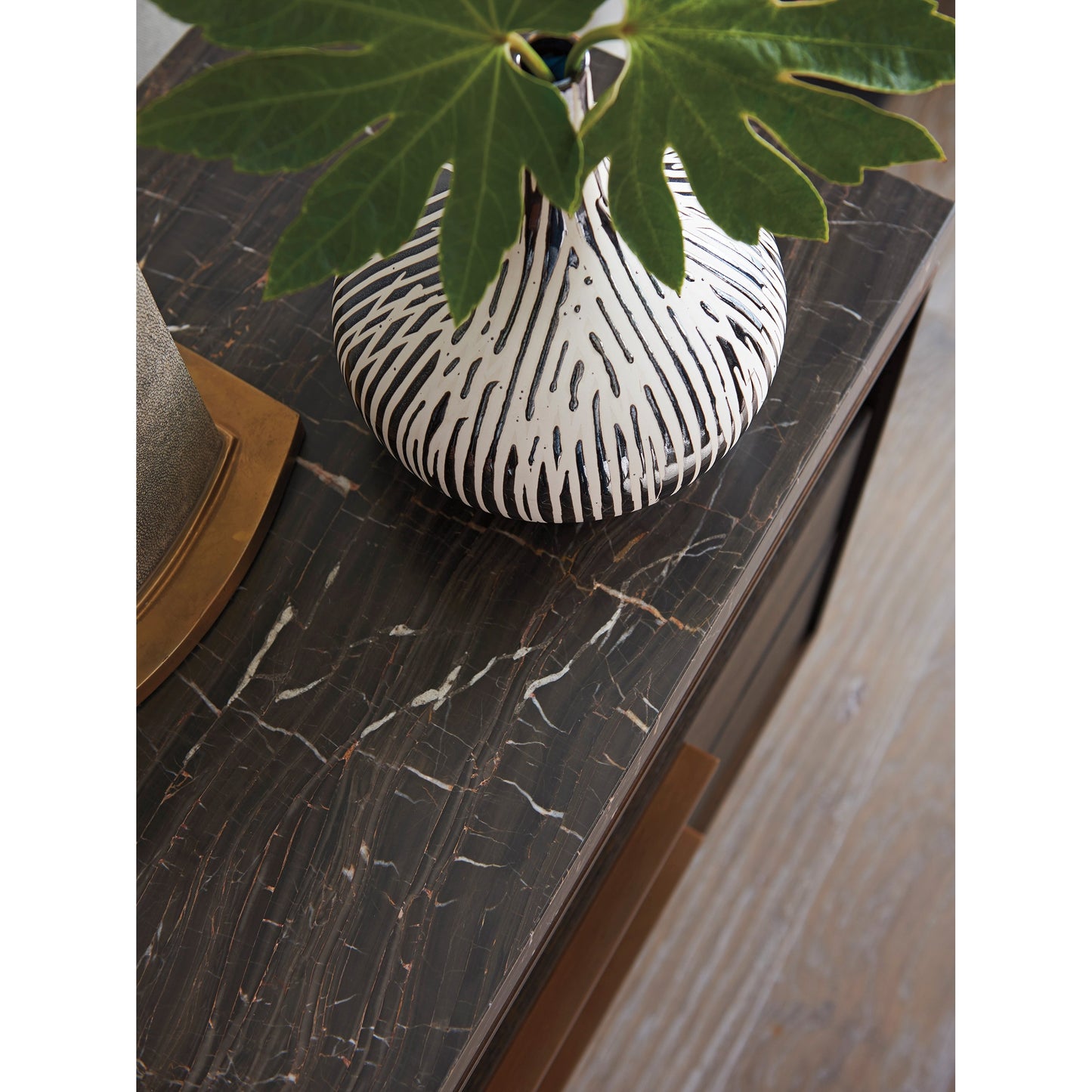 003 SI-1770685 | Lifestyle | Empire Pass Bachelors Chest by Lexington in dark mocha. Made from unique in a modern style.