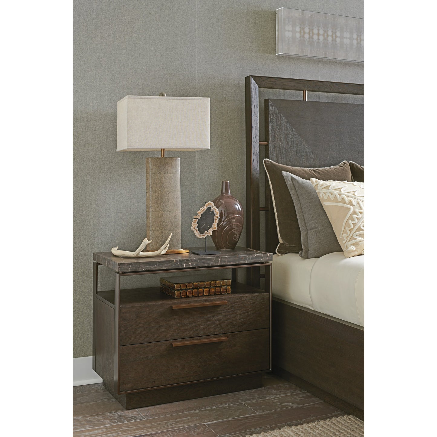 002 SI-1770685 | Lifestyle | Empire Pass Bachelors Chest by Lexington in dark mocha. Made from unique in a modern style.