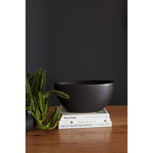 Metta Boat by Accent Decor. Made from ceramic in a modern style.