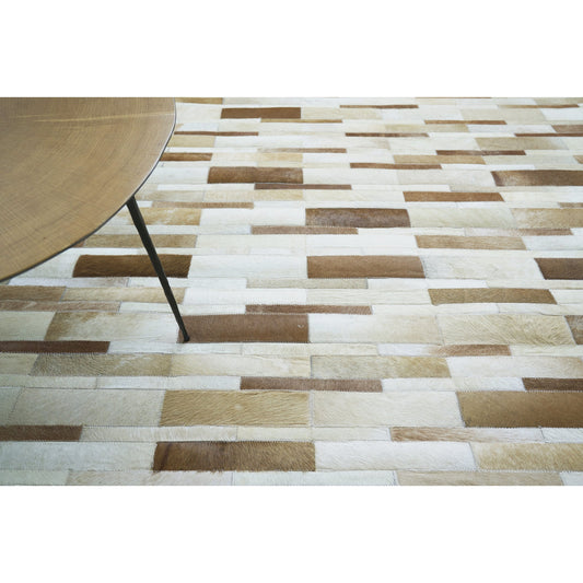 Natural Hide 9784 Rug by Exquisite Rugs in beige. Made from leather hide in a unique style.
