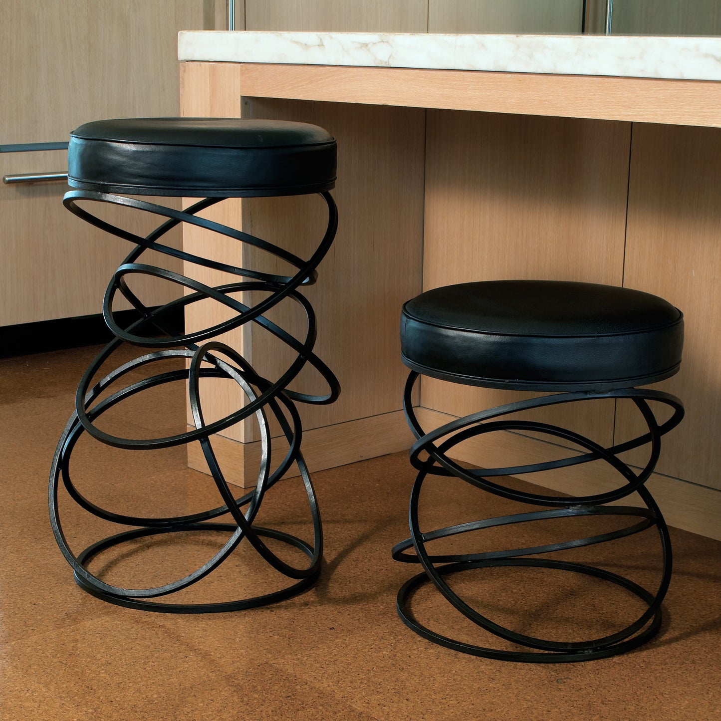 002 SR-701979 | Lifestyle | Ring Bar Stool by Global Views in brown, black powder coat. Made from iron in a modern style.
