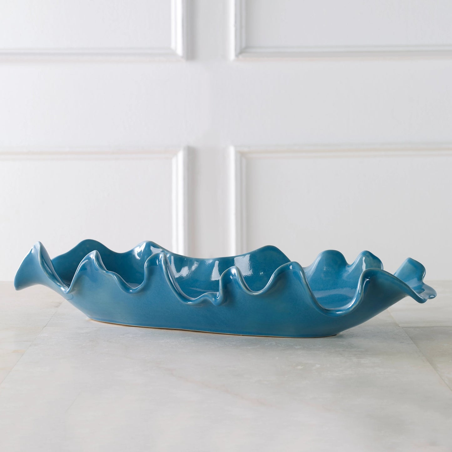 009 SI-1981249 | Lifestyle | Ruffled Feathers Bowl by Uttermost. Made from earthenware in a modern style.