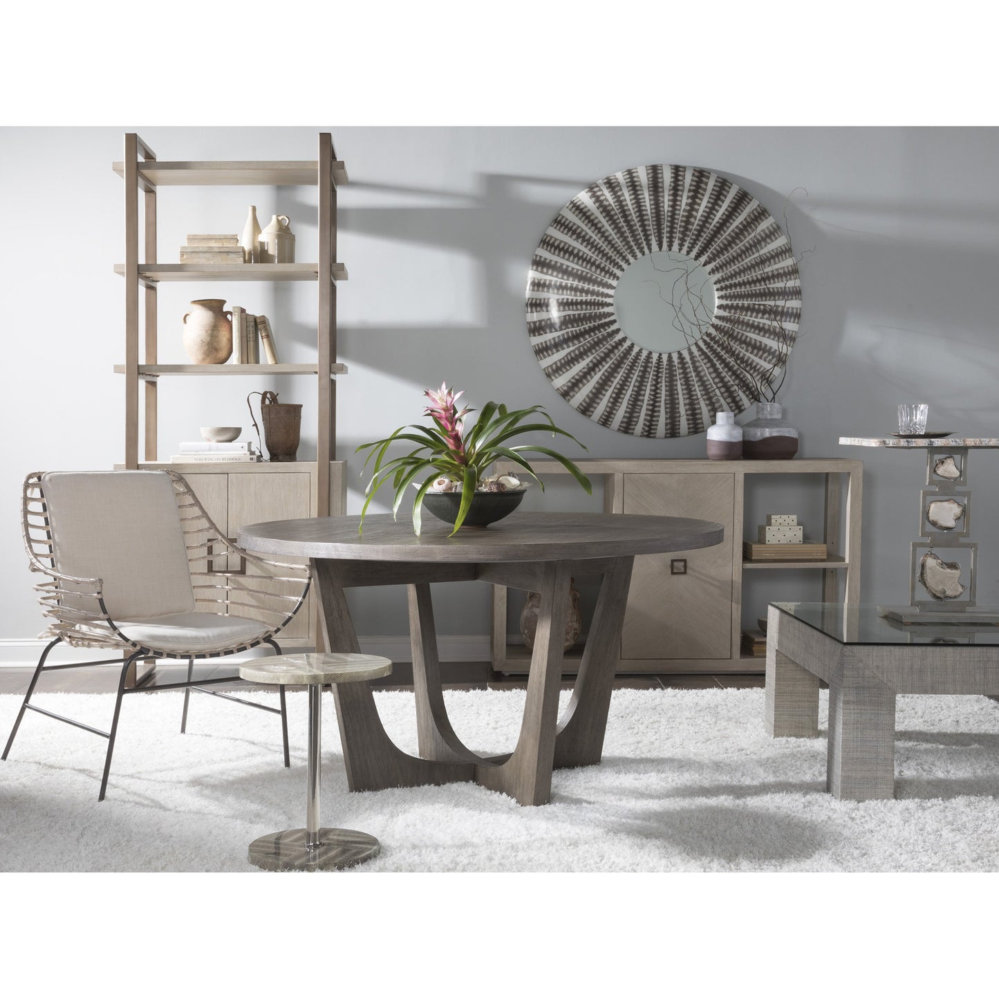 006 SR-834235 | Lifestyle | Brio Round Dining Table by Artistica Home in grigio. Made from unique in a modern style.