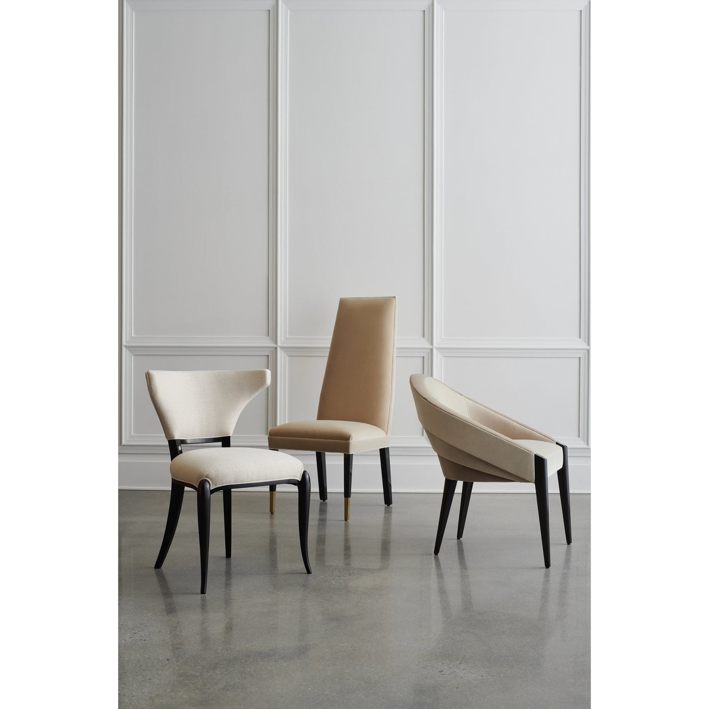 006 SI-1955654 | Lifestyle | Be My Guest by Caracole in black and almost black. Made from birch in a modern style.