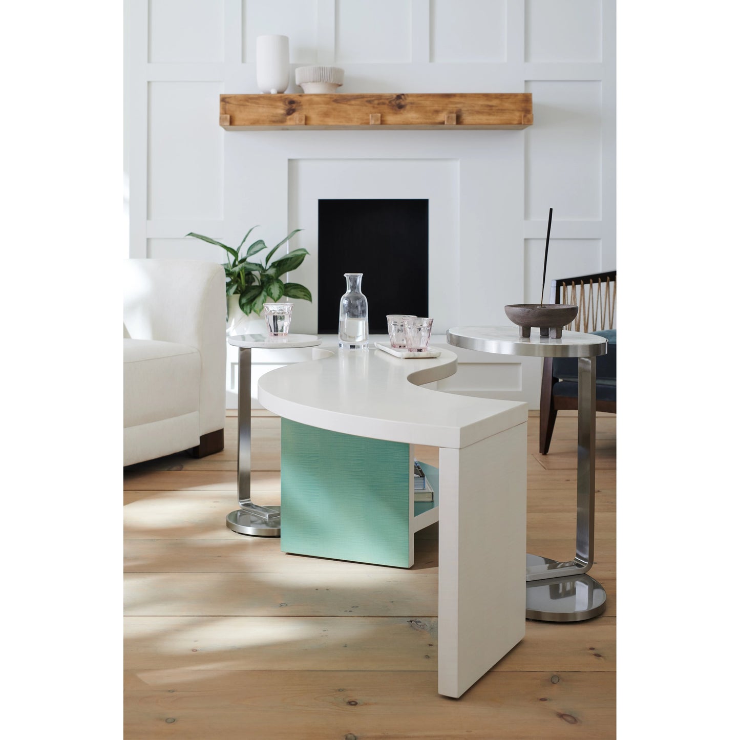 006 SI-1955721 | Lifestyle | Over Flow by Caracole in natural and lucent white, lucent oasis. Made from birch, figured sycamore in a modern style.