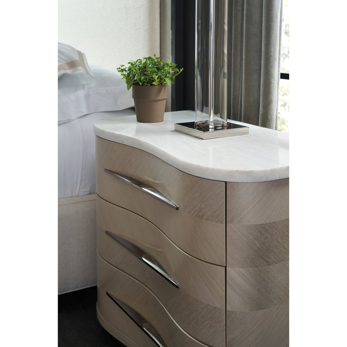 005 SI-1955749 | Lifestyle | Nomadic by Caracole in bronze, white, marble and moonstone, seal skin. Made from birch, marble, koto in a modern style.