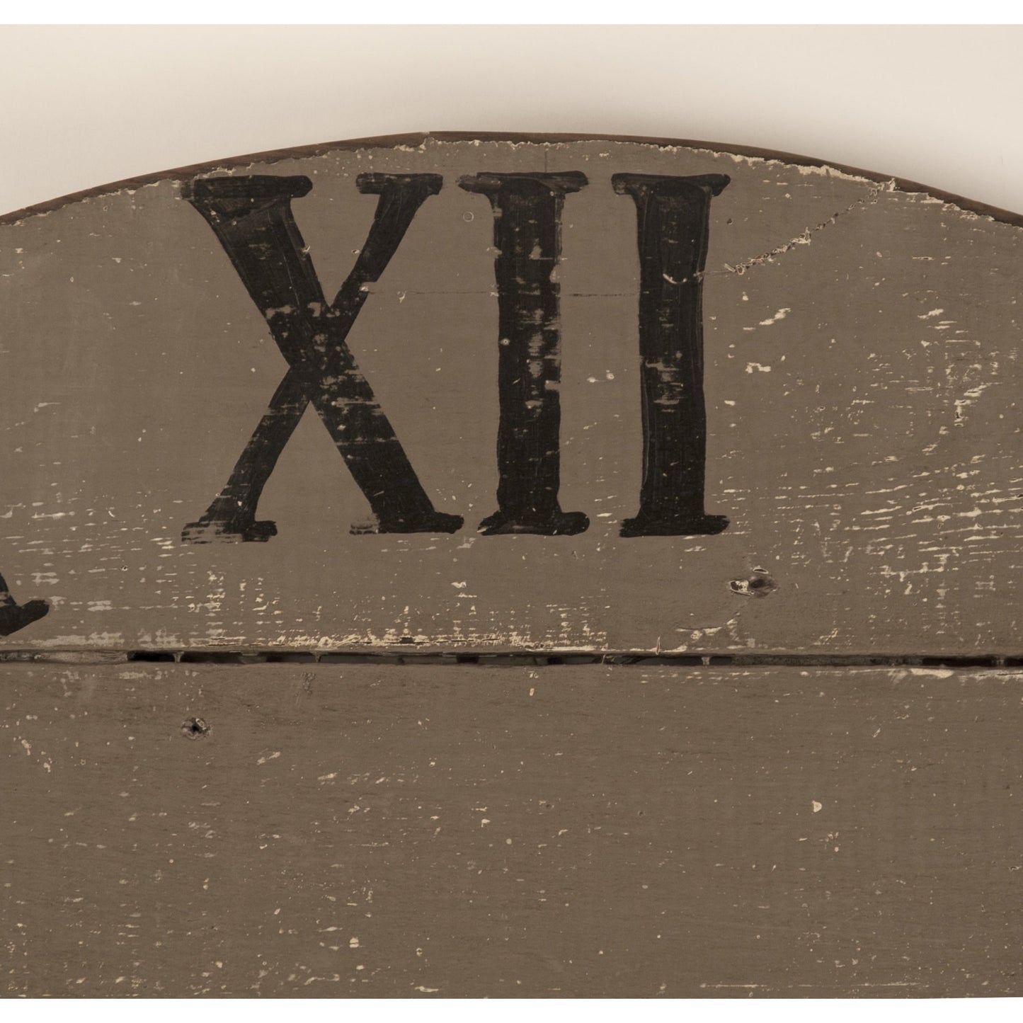 005 S-336918 | Closeup | Clock Face by Zentique in recycled wood. Made from recycled wood in a traditional style.