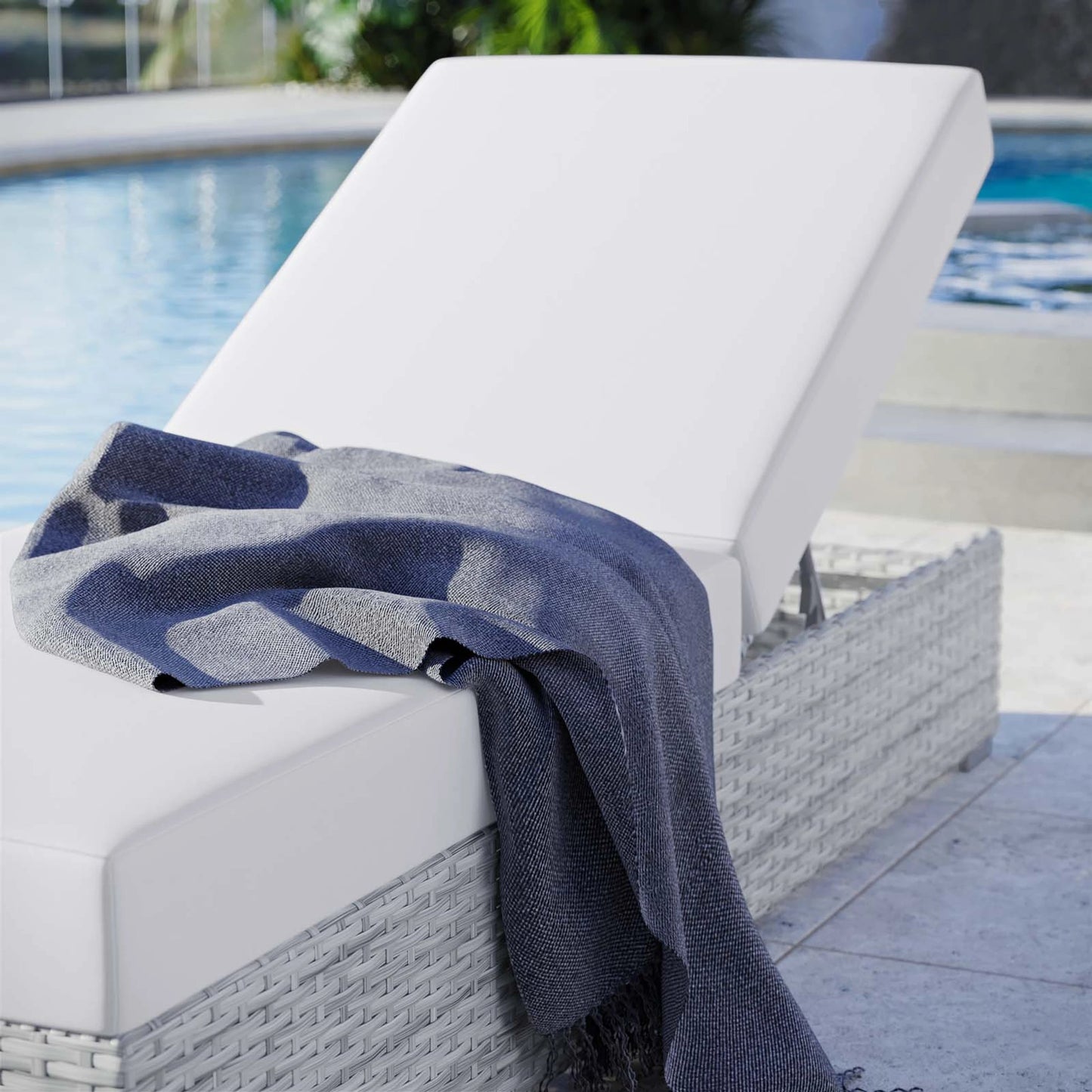 034 SI-1927481 | Lifestyle | Amelia Chaise by Evans & Londeen in light gray white. Made from seat cushion is 30*47*5 in, seat cusion: all the nov-woven bags are waterproof. 6pcs polished 201 stainless steel l leg with size 4.5*4.5*1in. 2pcs #201 stainless