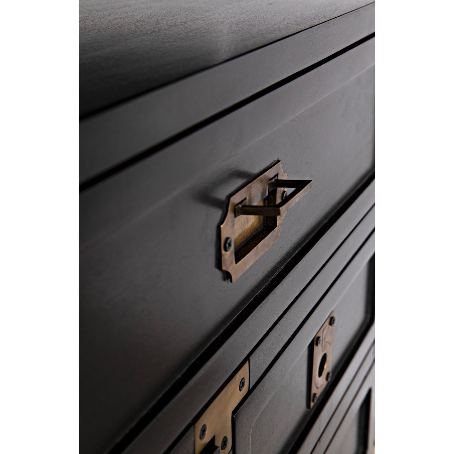 008 SI-1956833 | Additional Silo | Charles Chest by Noir in pale. Made from mahogany with brass handles in a transitional style.