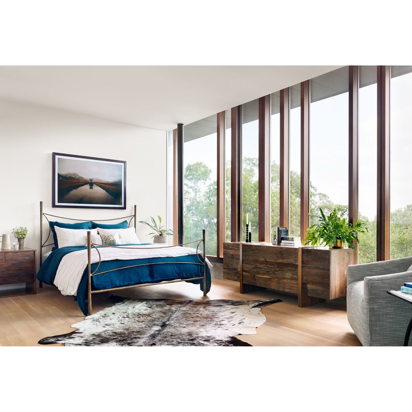 006 S-279554,S-279555 | Lifestyle | Westwood Bed by Four Hands in antique brass. Made from iron in a transitional style.