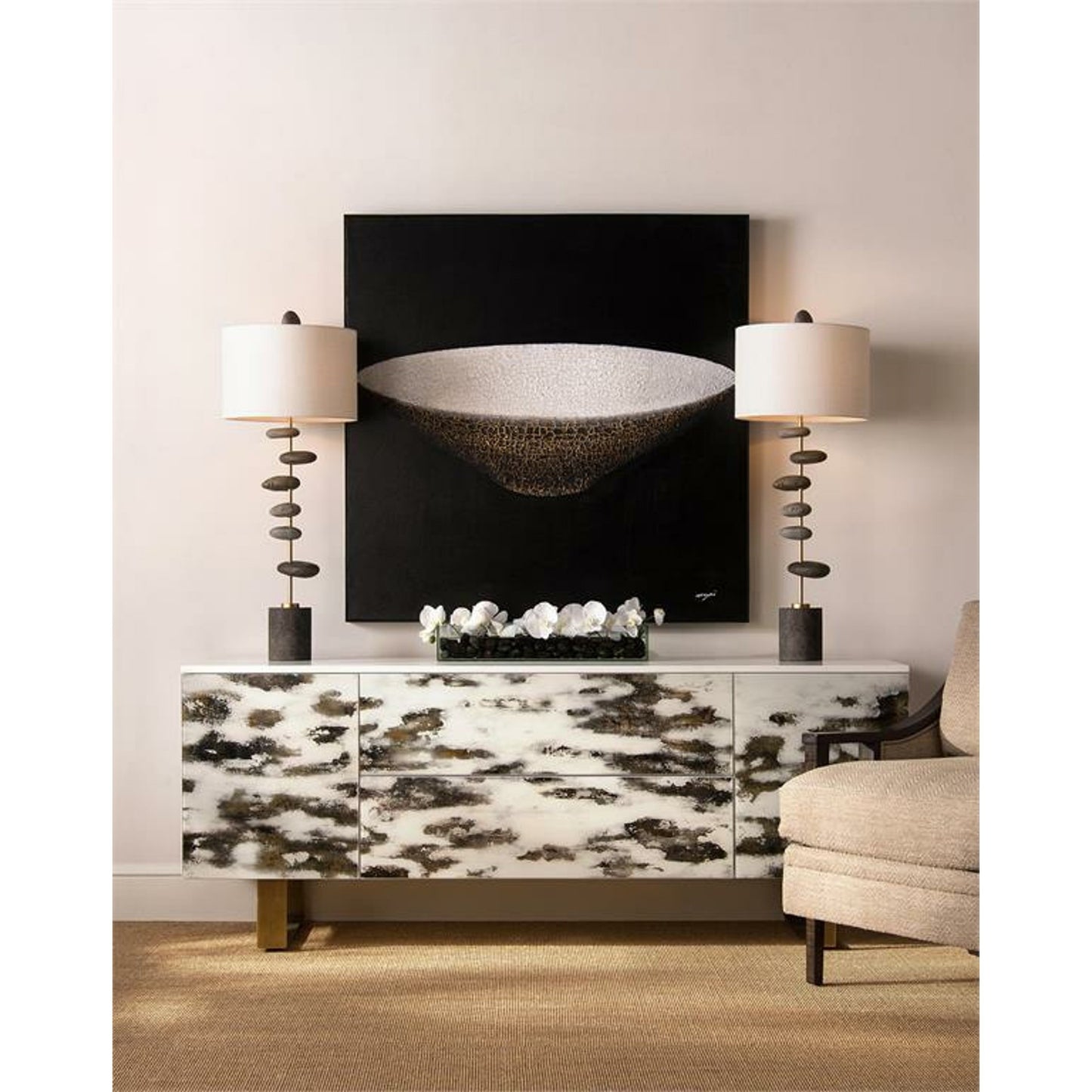 001 SR-863716 | Lifestyle | Domino by John-Richard in black, white. Made from unique in a coastal style.